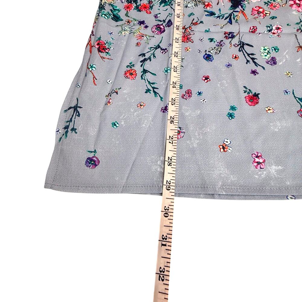 NIB Grey Background Floral Print Short Sleeve Popover Top Lightweight Round Neck - Picture 13 of 16